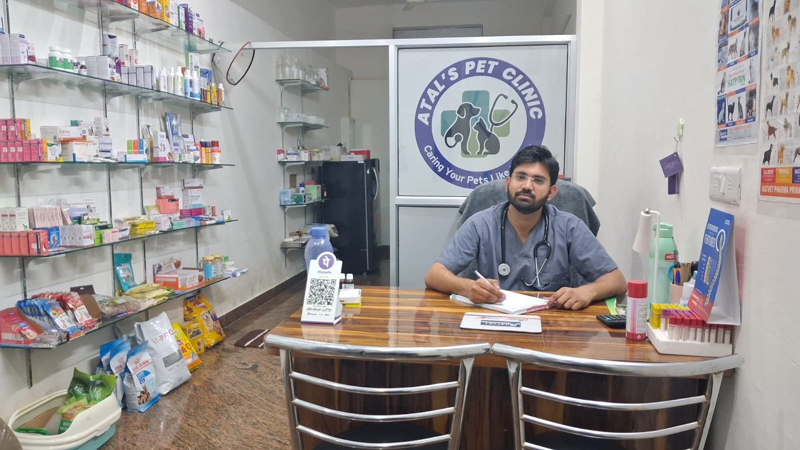 Dr. Avinash Atal at Atal's Pet Clinic, Jagatpura, Jaipur — professional veterinary consultation
